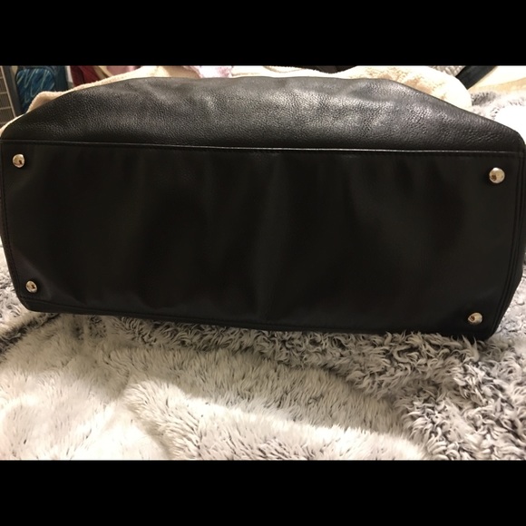 CHANEL Executive Cerf Tote - Picture 3 of 11